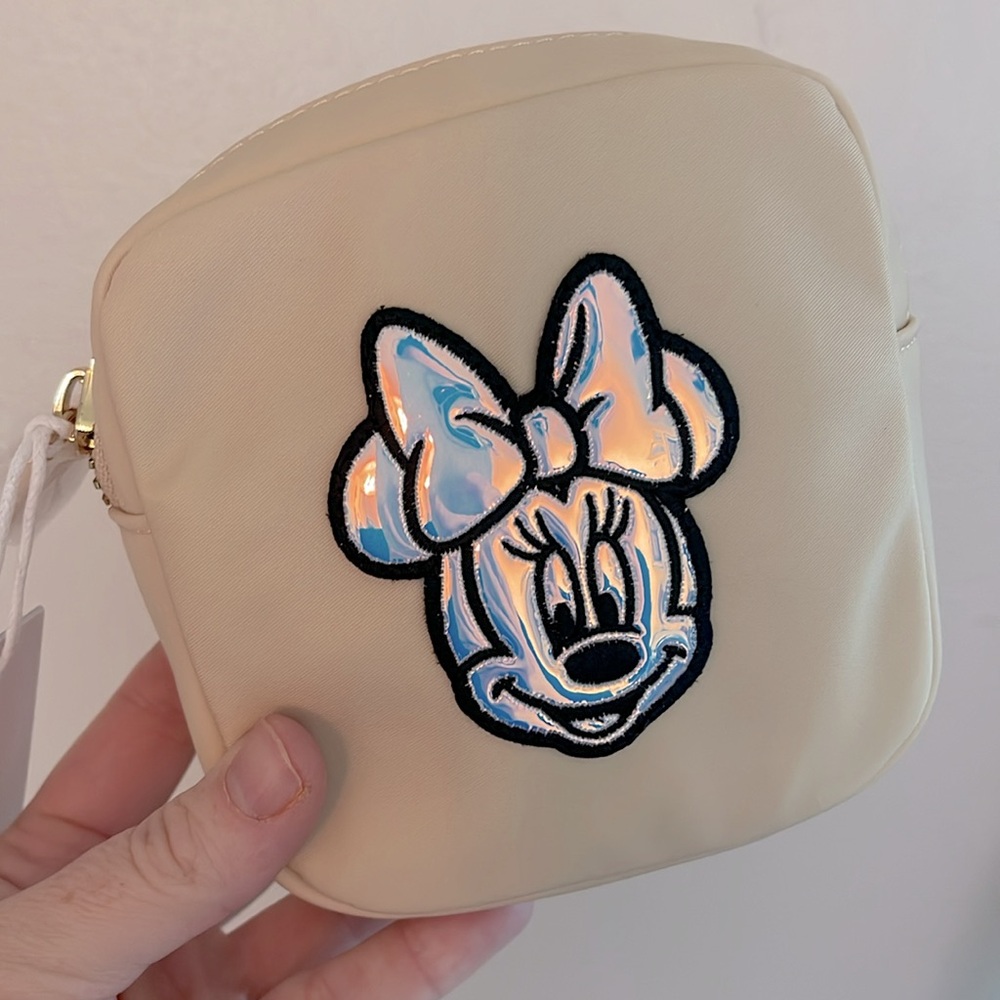 BNWT 🤎 Mini Sand Pouch with Iridescent Minnie Patch